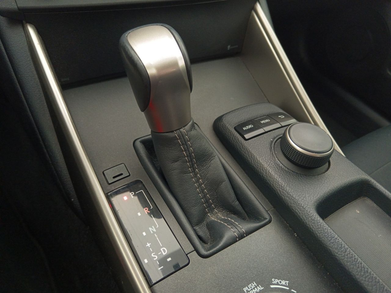 Foto Lexus IS 12