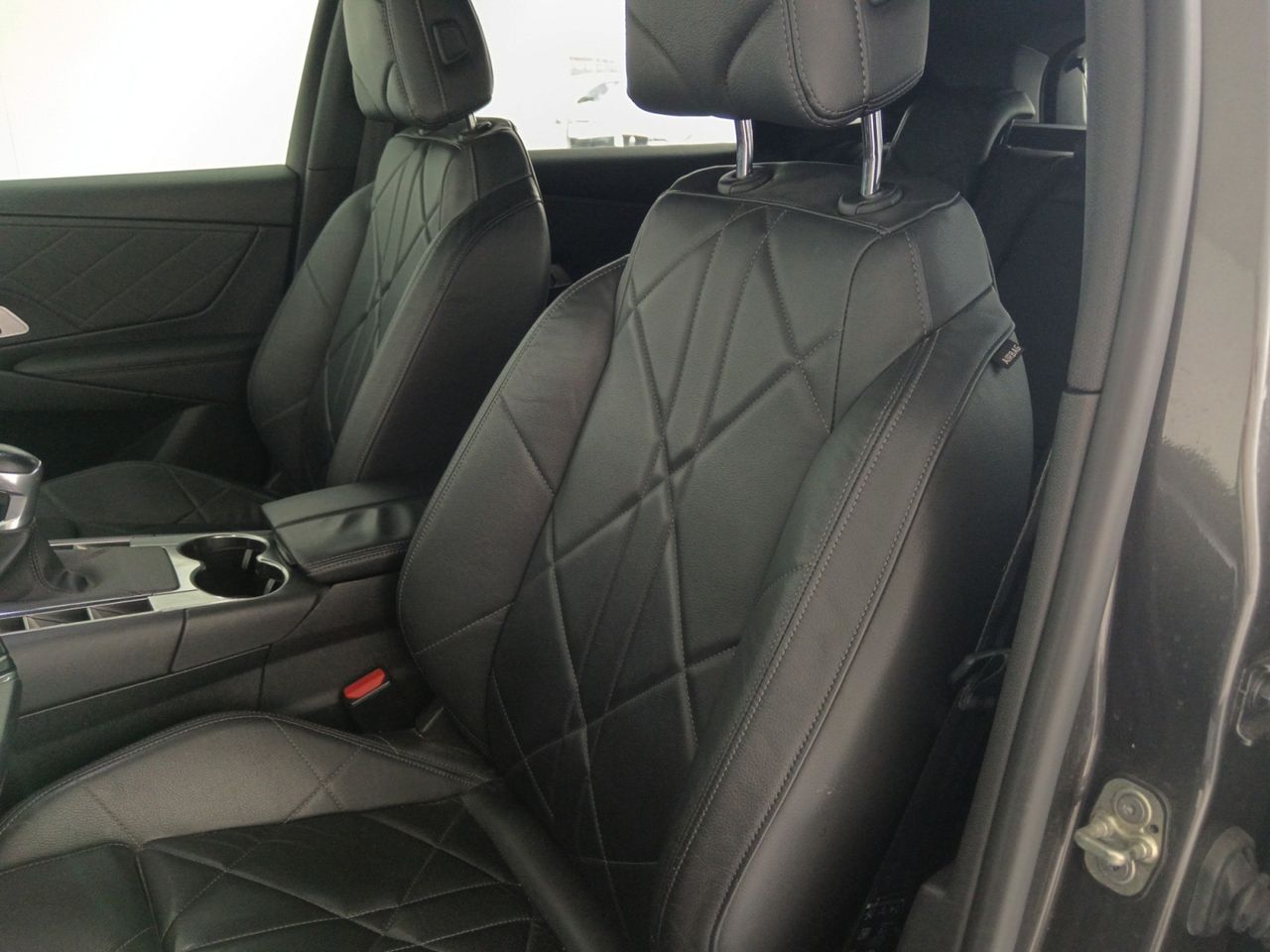 Foto DS Automobiles DS 7 20