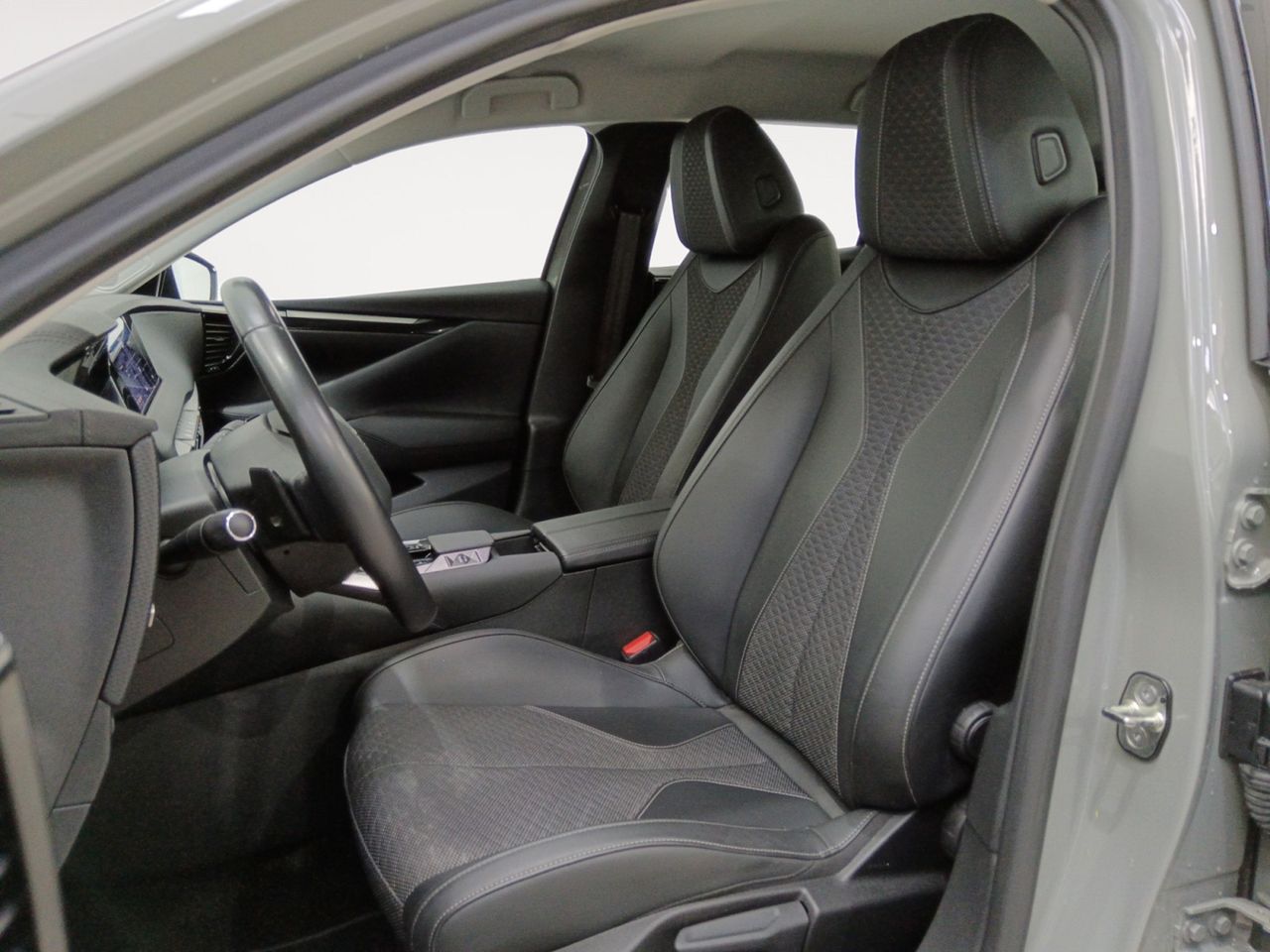 Foto DS Automobiles DS 4 8
