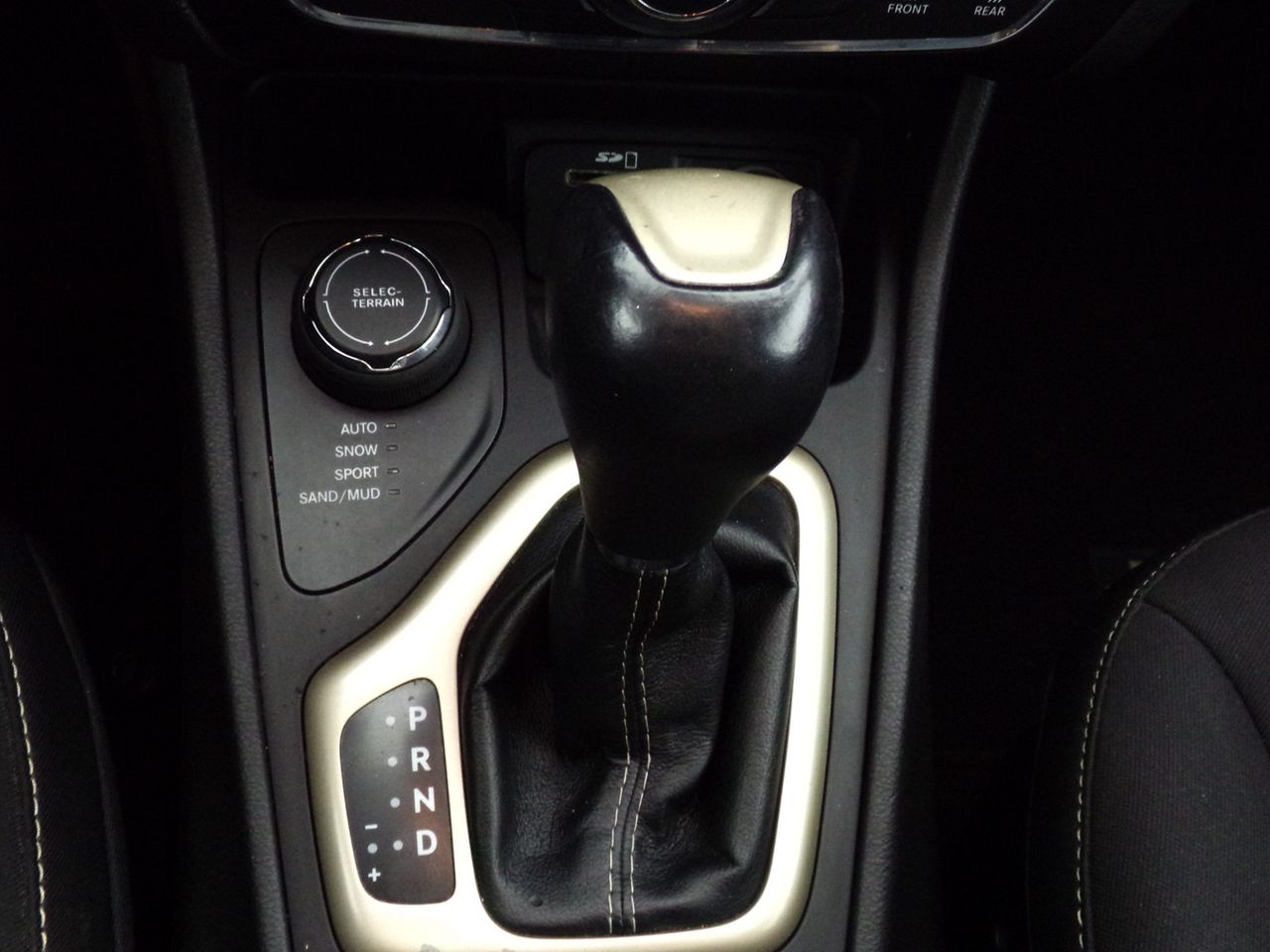 Foto Jeep Cherokee 12