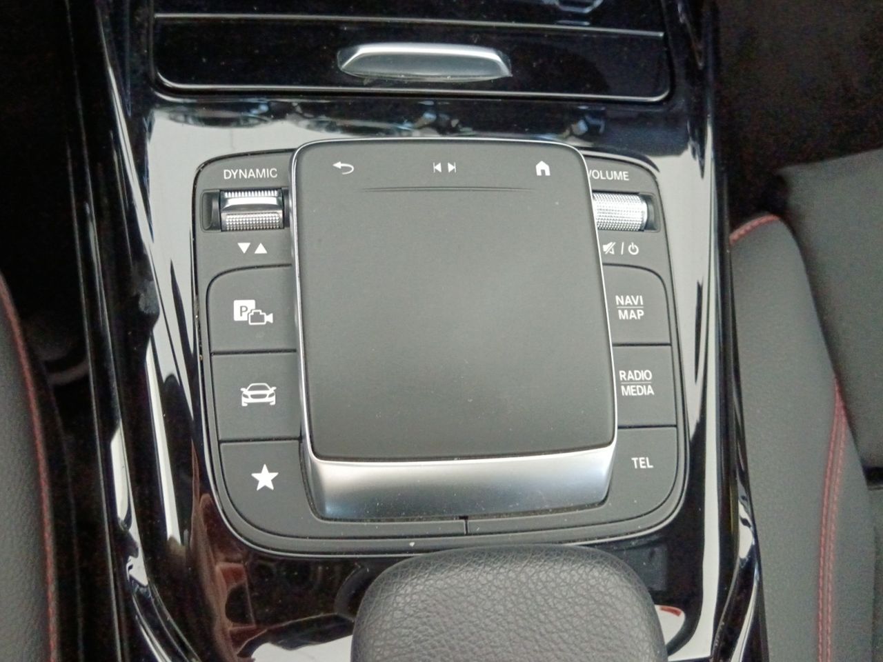 Foto Mercedes-Benz Clase CLA 24