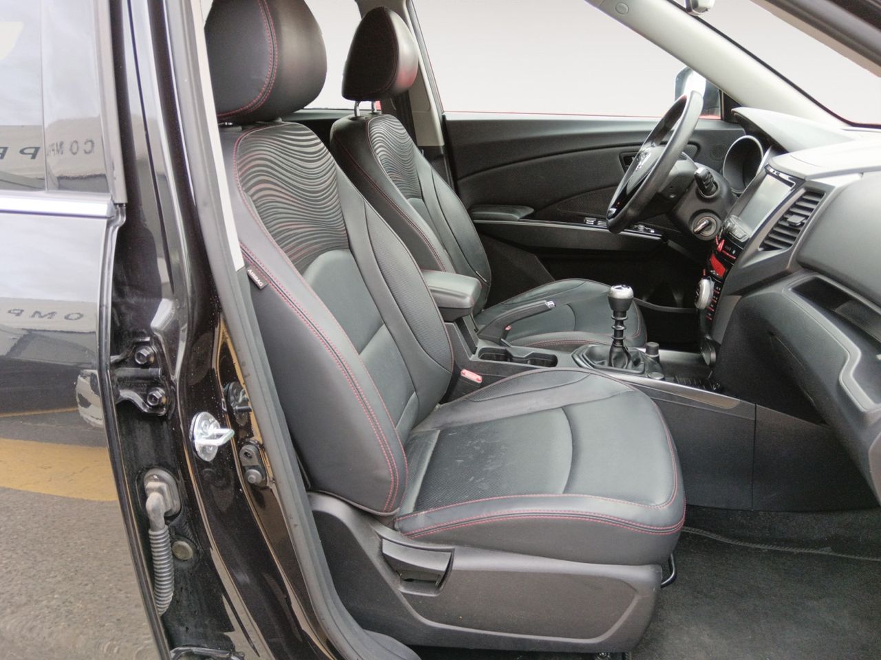 Foto SsangYong XLV 10