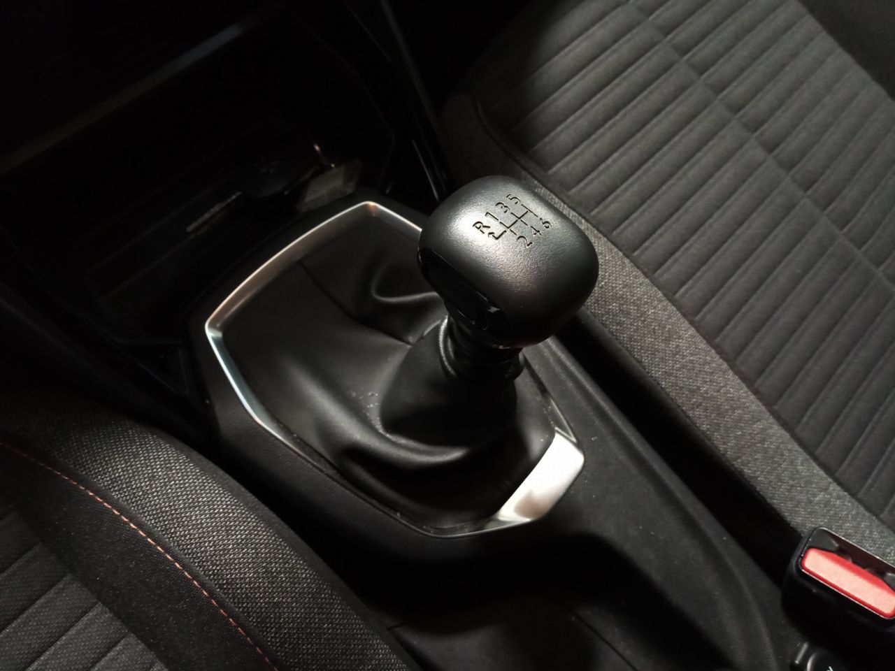 Foto Peugeot 2008 12