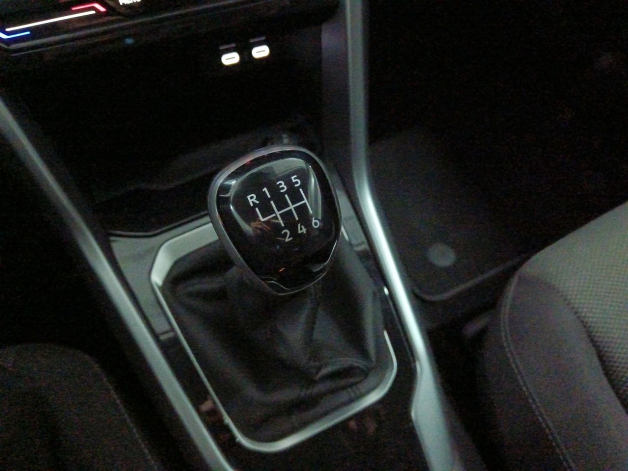 Foto Volkswagen T-Roc 12