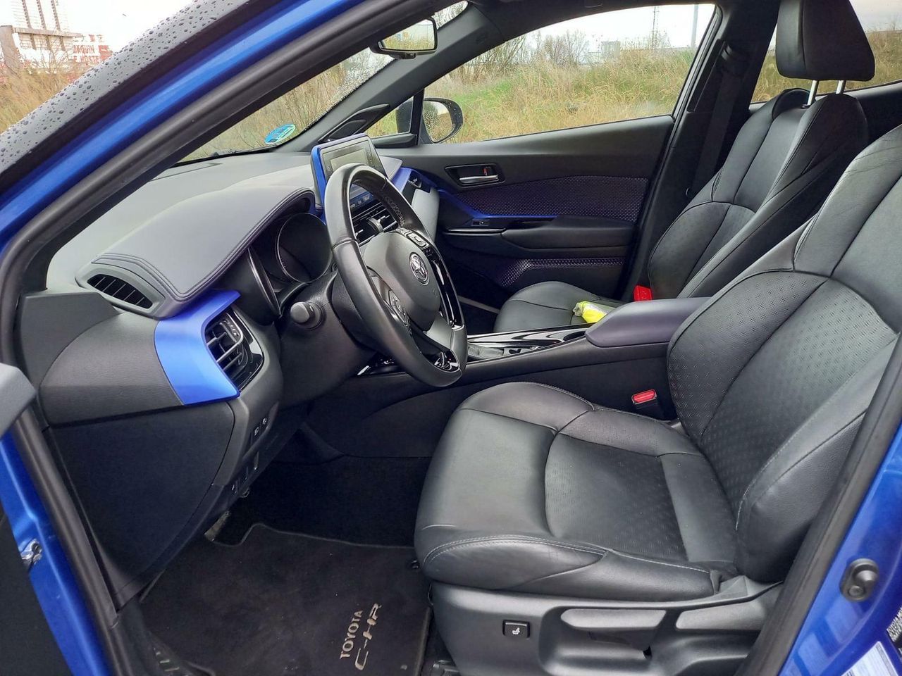 Foto Toyota C-HR 10