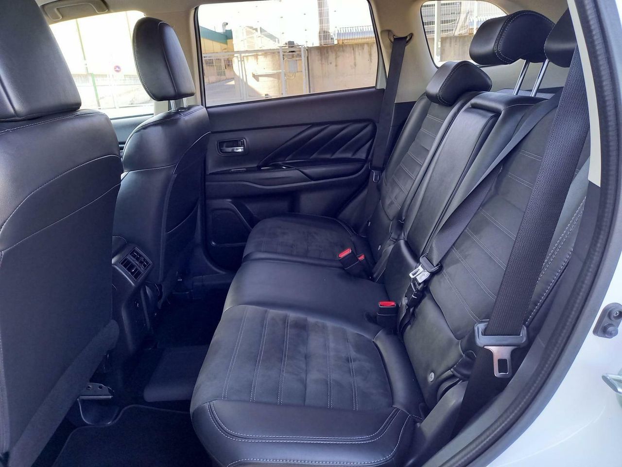 Foto Mitsubishi Outlander 23