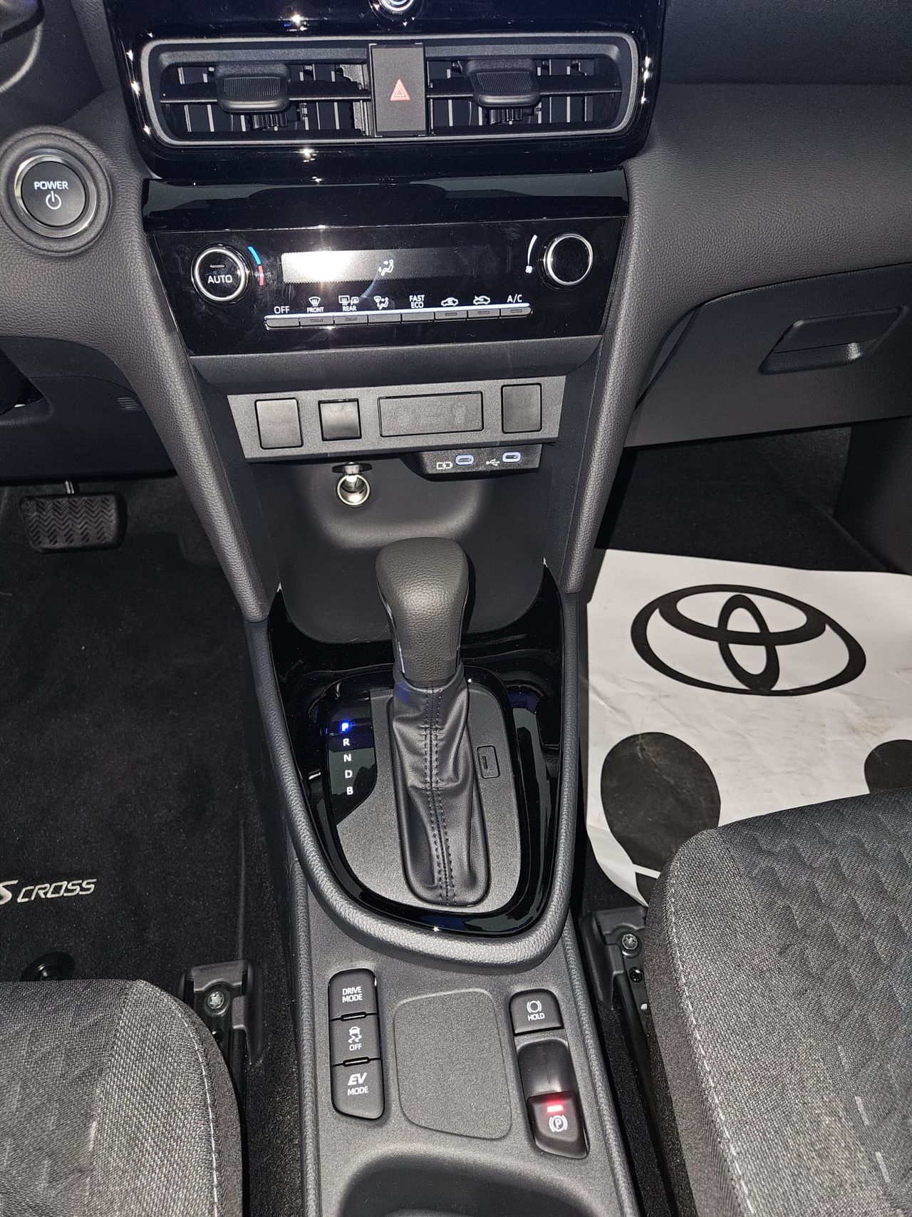 Foto Toyota Yaris 9