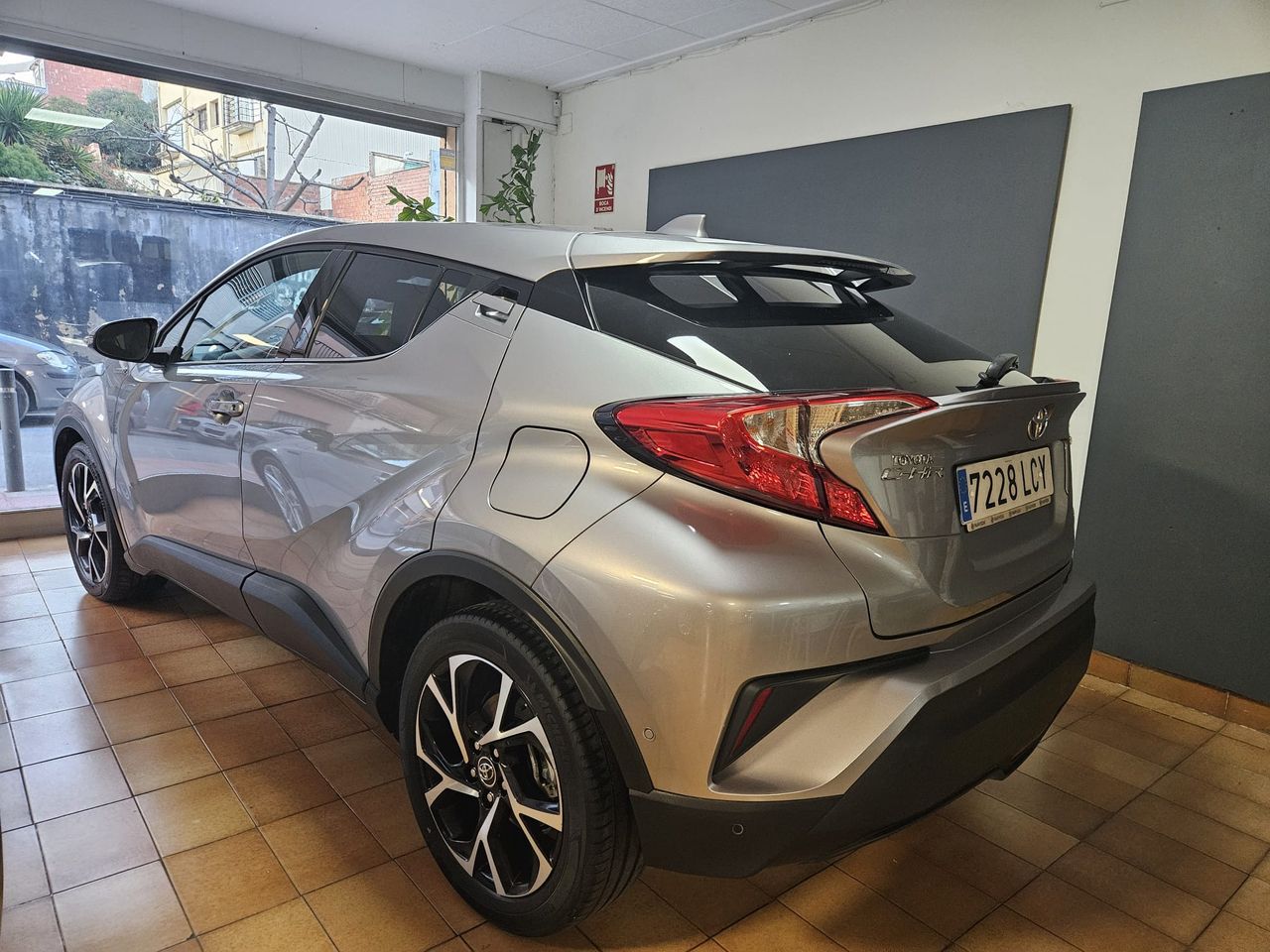 Foto Toyota C-HR 5