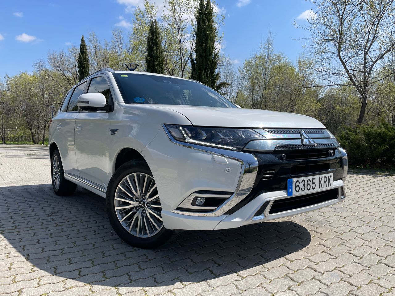 Foto Mitsubishi Outlander 2