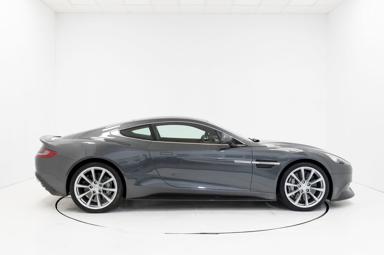 Foto Aston martin Vanquish 49
