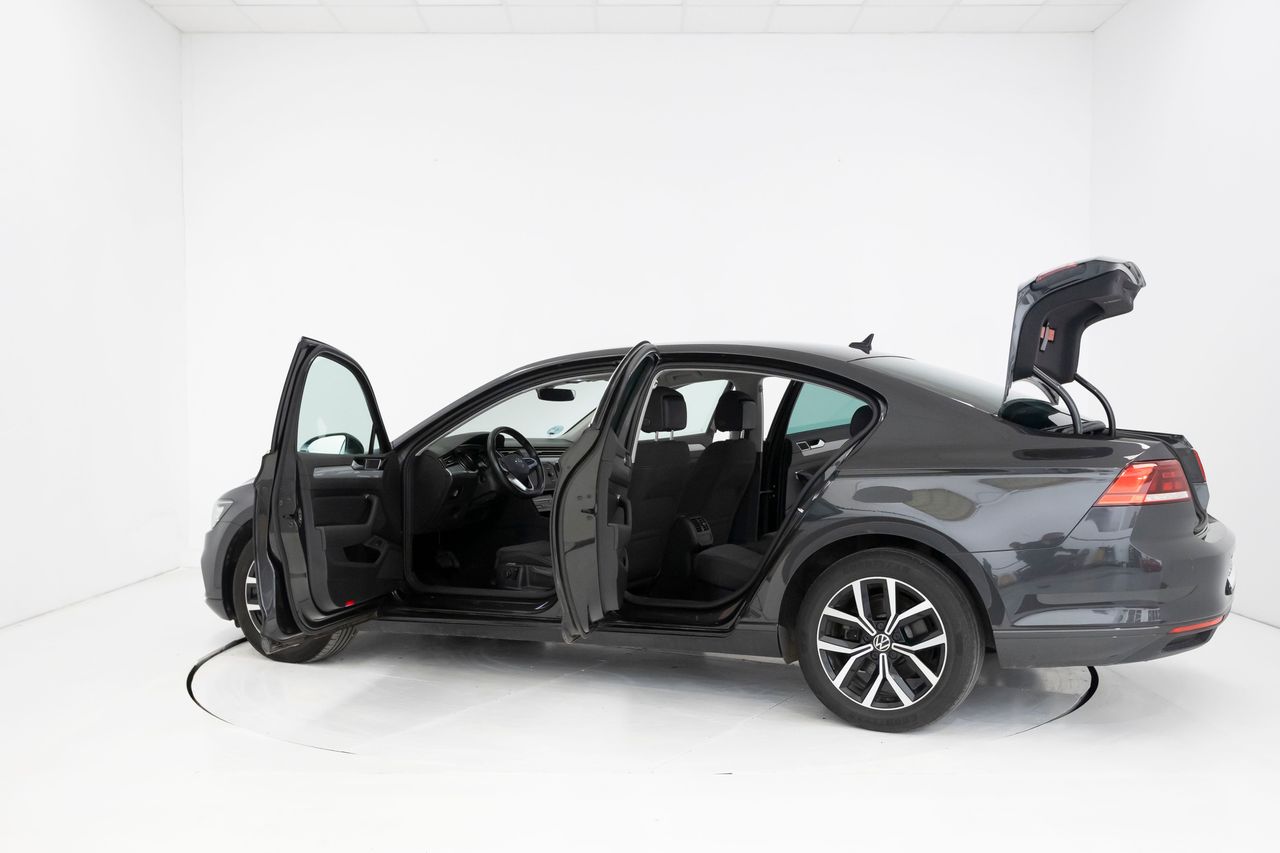Foto Volkswagen Passat 23
