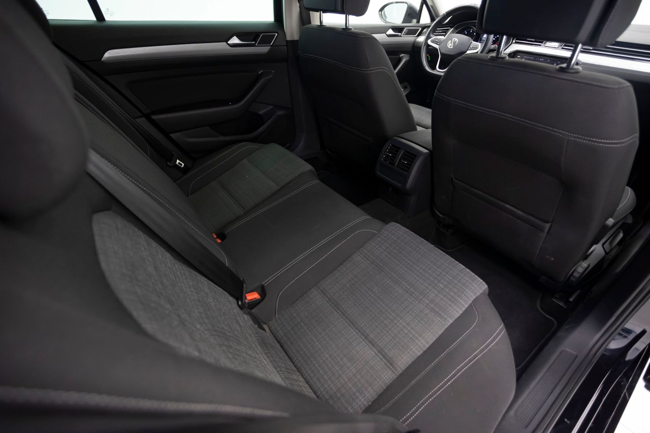 Foto Volkswagen Passat 16