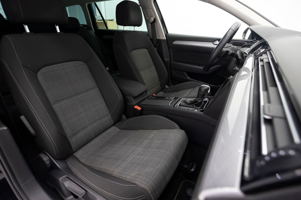 Foto Volkswagen Passat 24