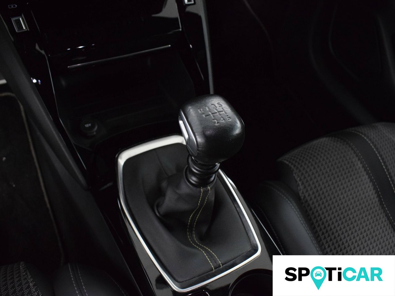 Foto Peugeot 208 13