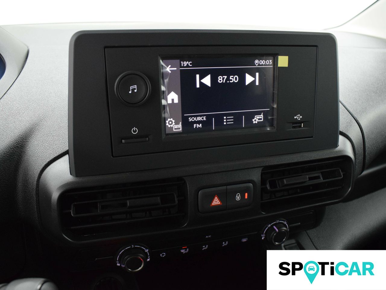 Foto Peugeot Rifter 12
