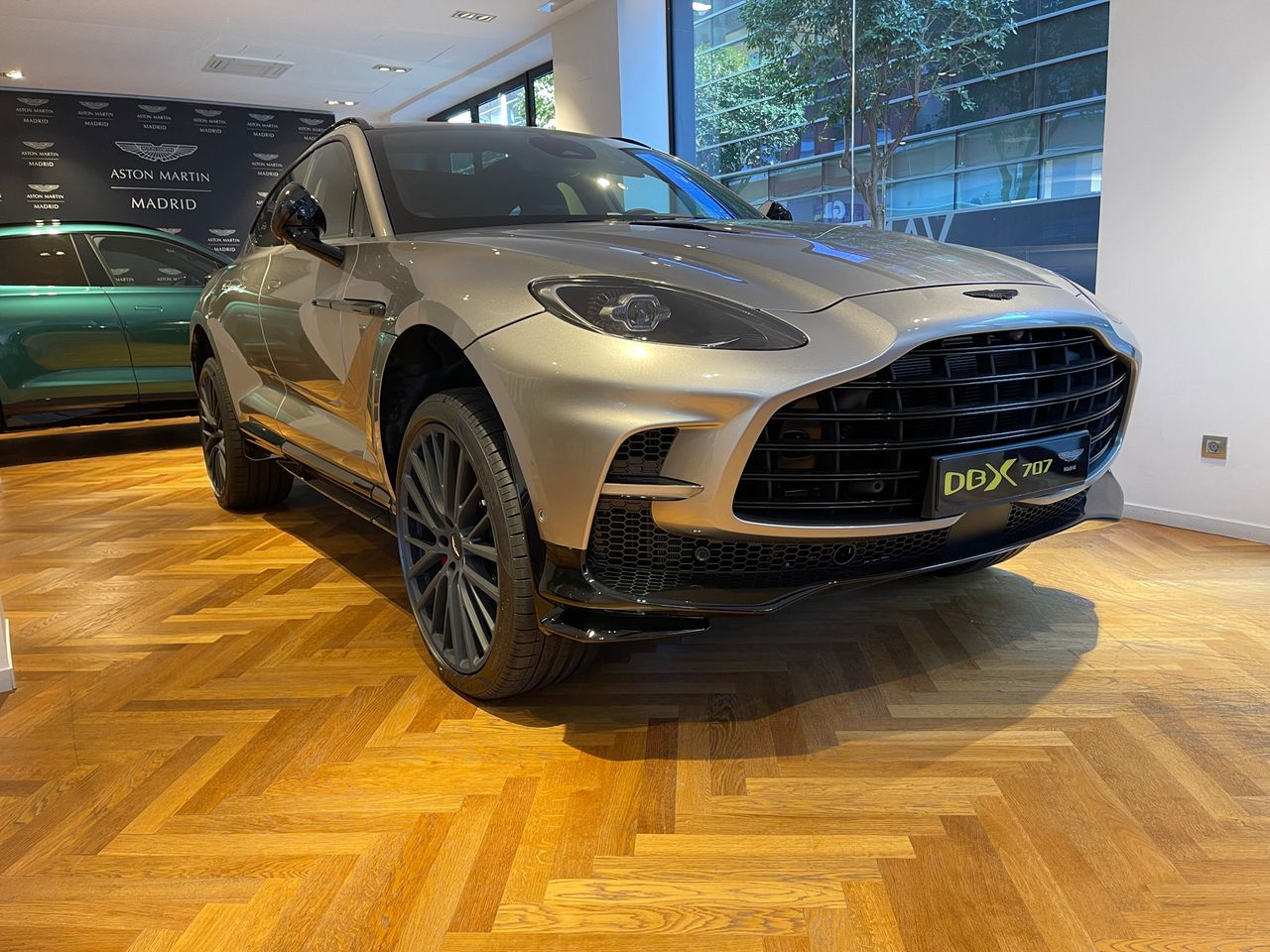 Foto Aston martin DBX 2