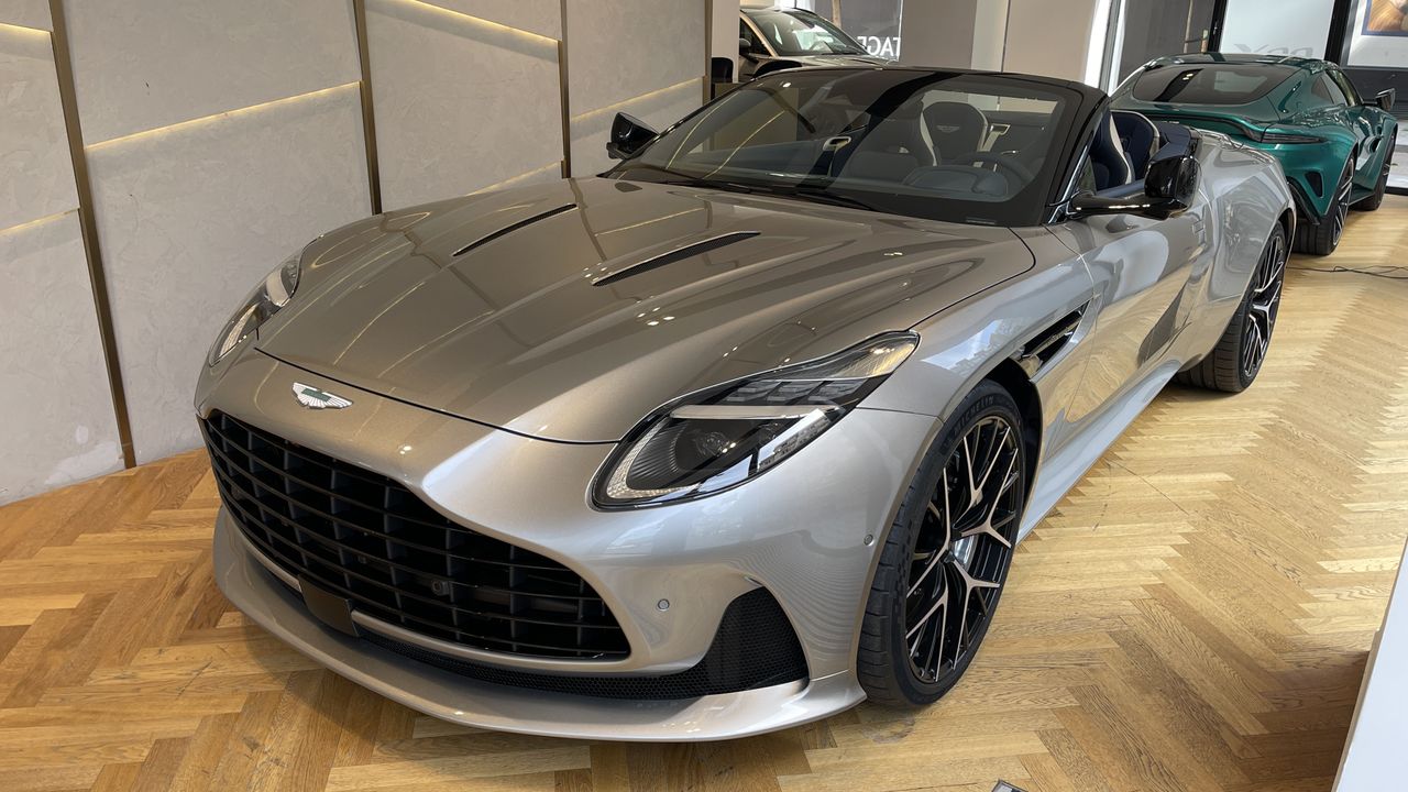Foto Aston martin DB12 1