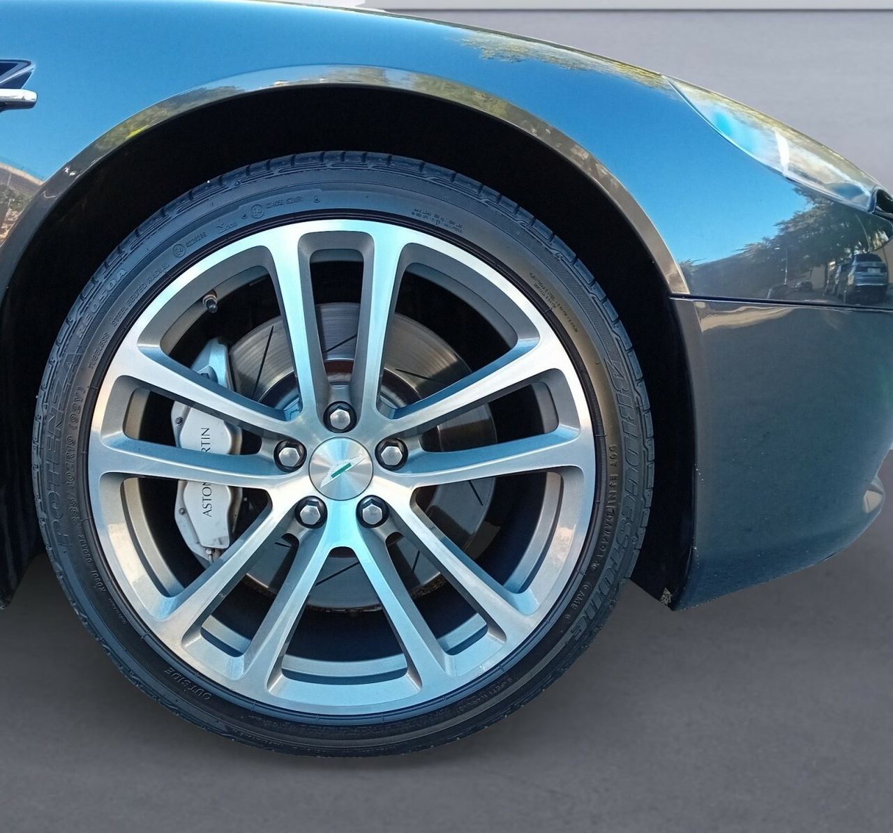 Foto Aston martin DB9 13