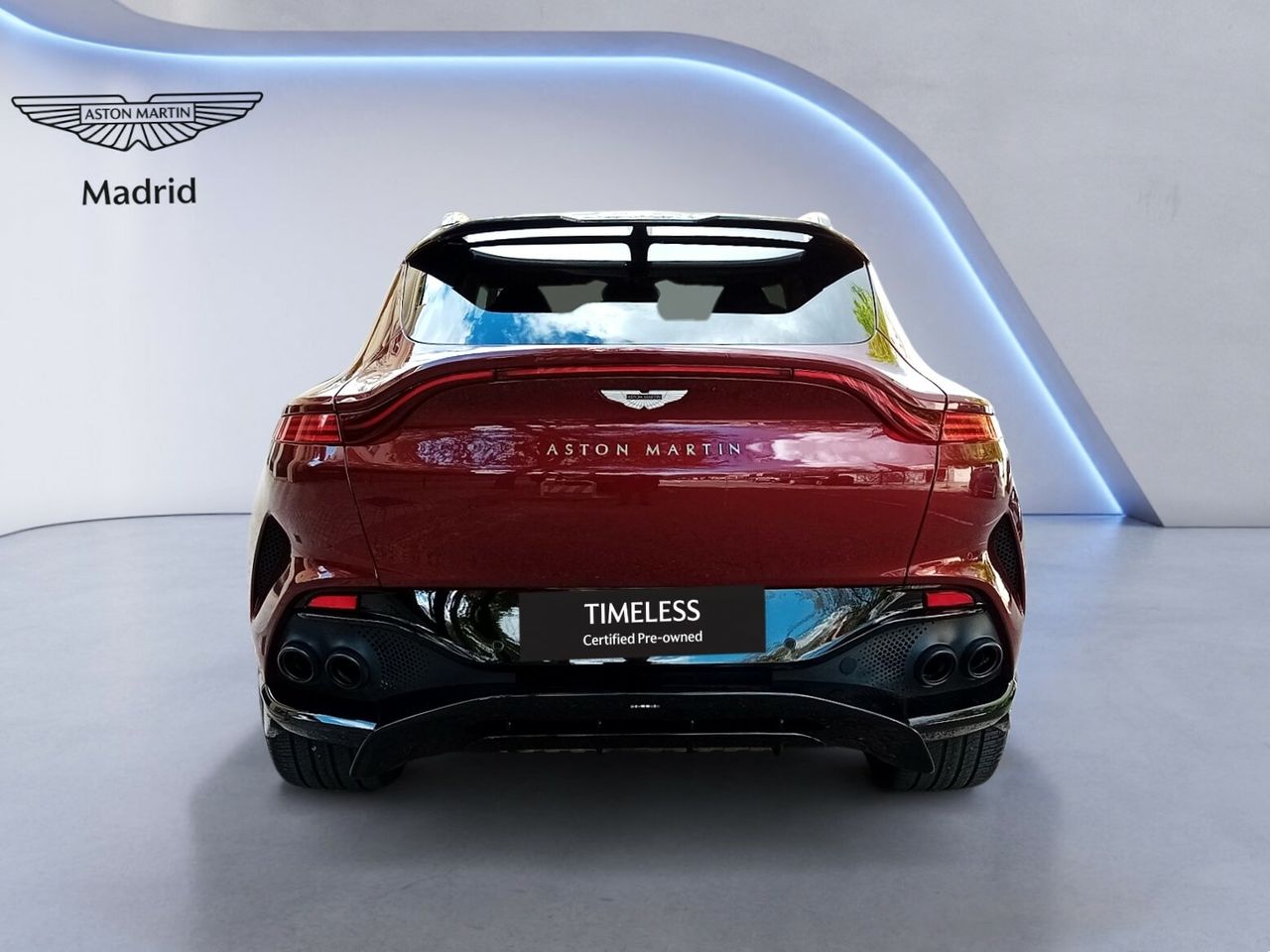 Foto Aston martin DBX 5
