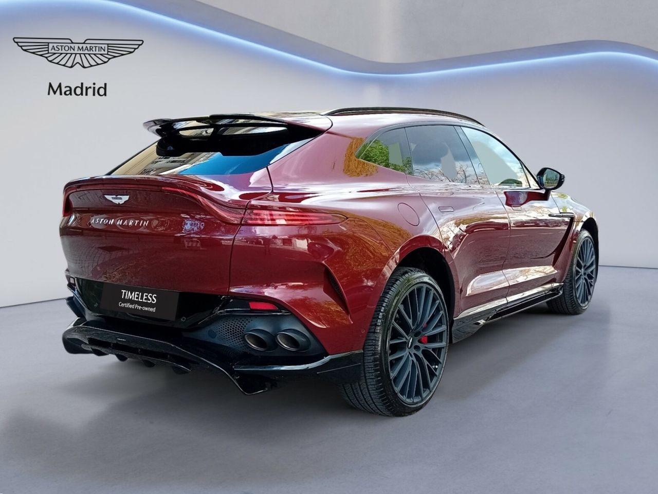 Foto Aston martin DBX 6