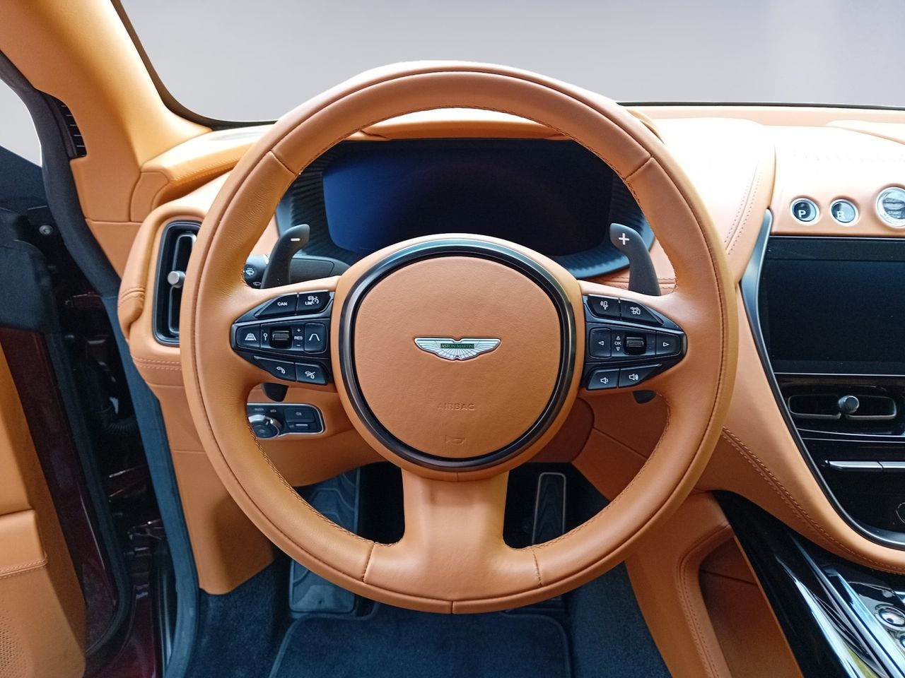 Foto Aston martin DBX 10