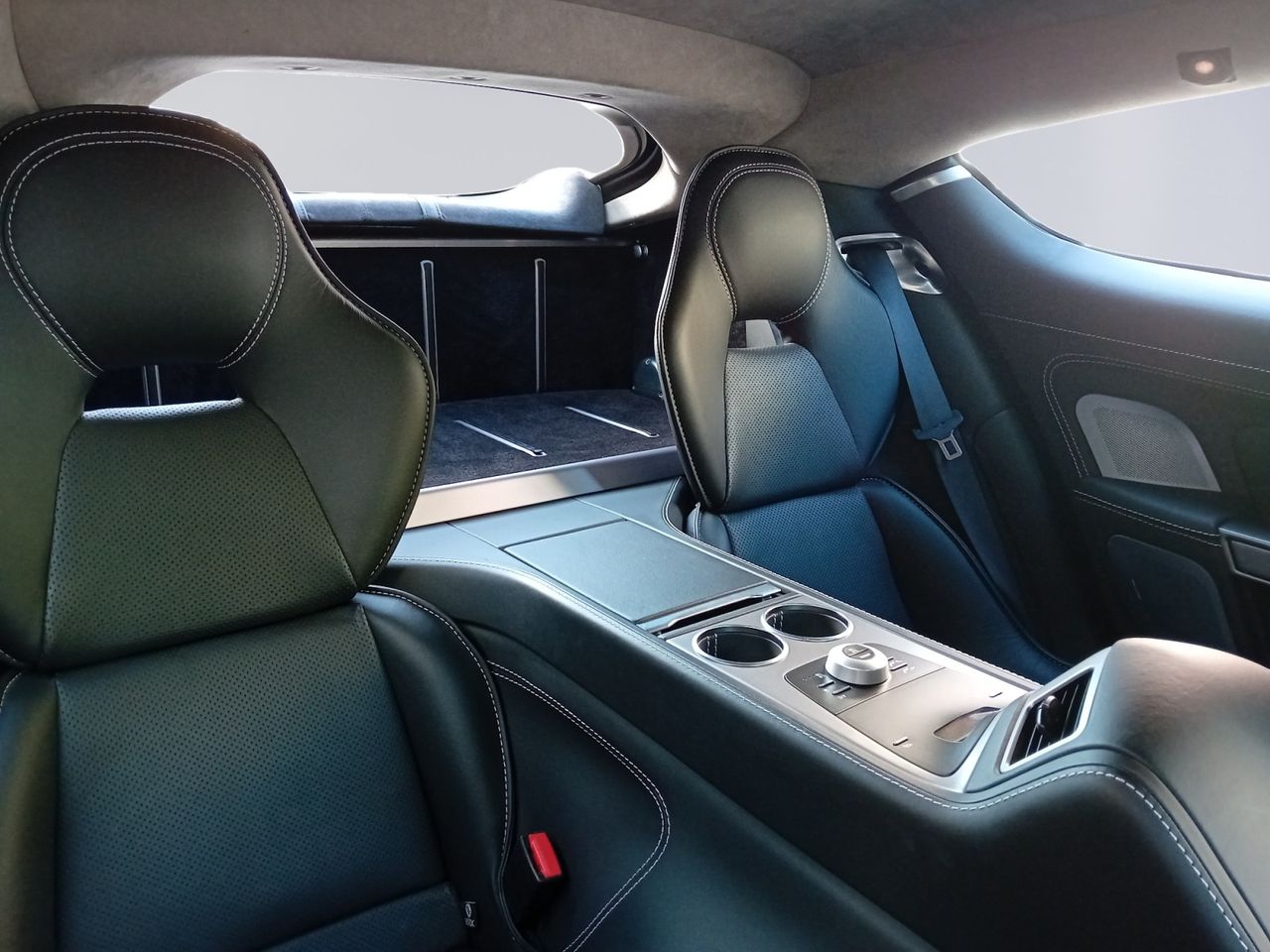 Foto Aston martin Rapide 10