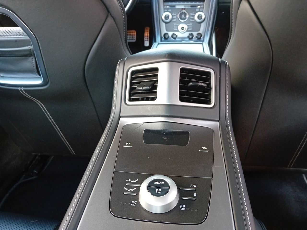Foto Aston martin Rapide 14