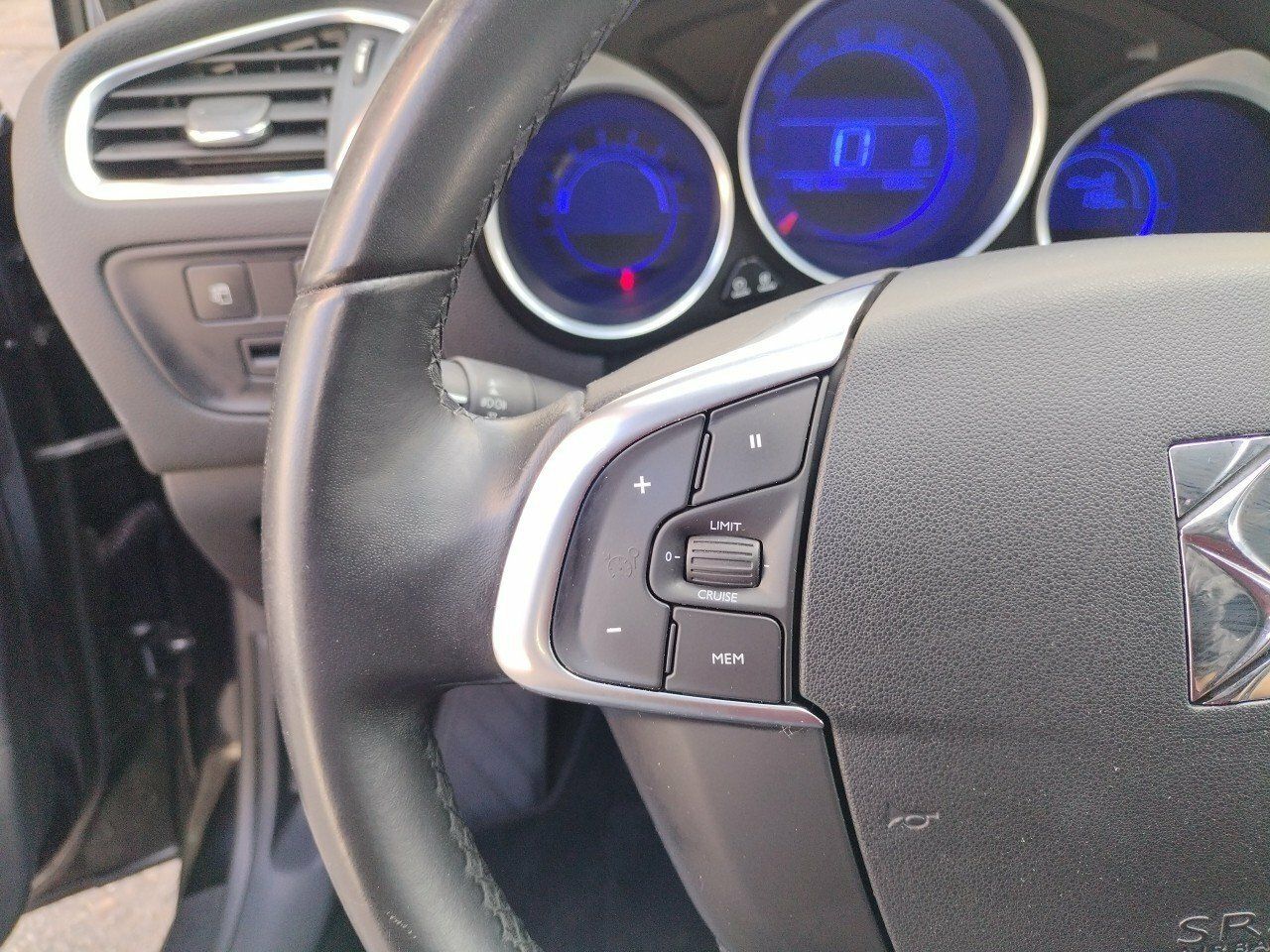 Foto DS Automobiles DS 4 5