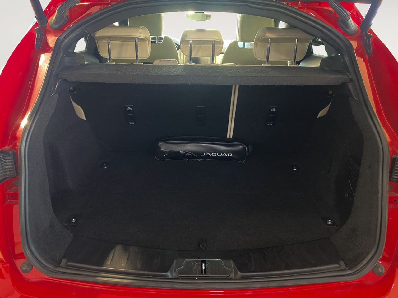 Foto Jaguar E-Pace 11