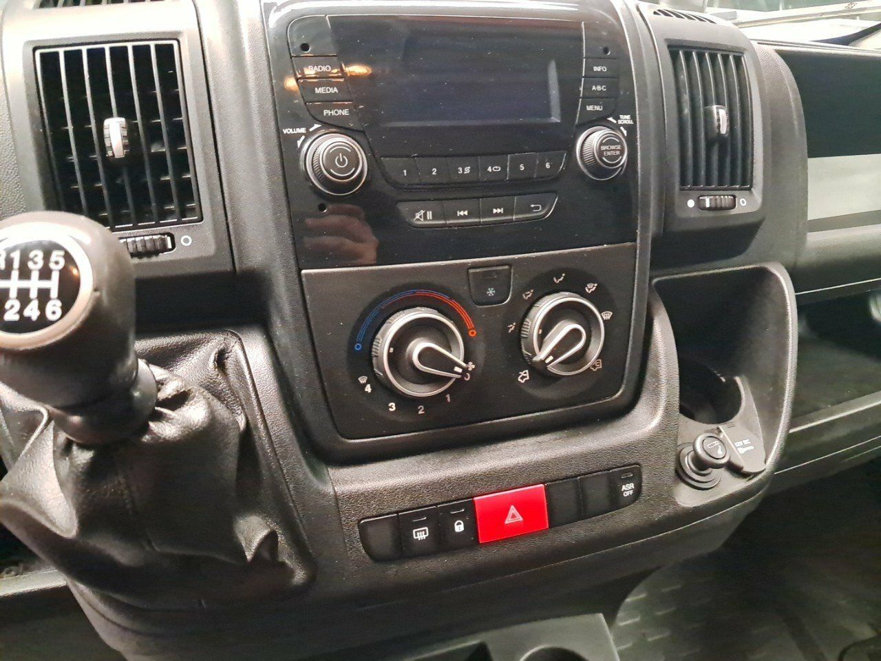 Foto Peugeot Boxer 11