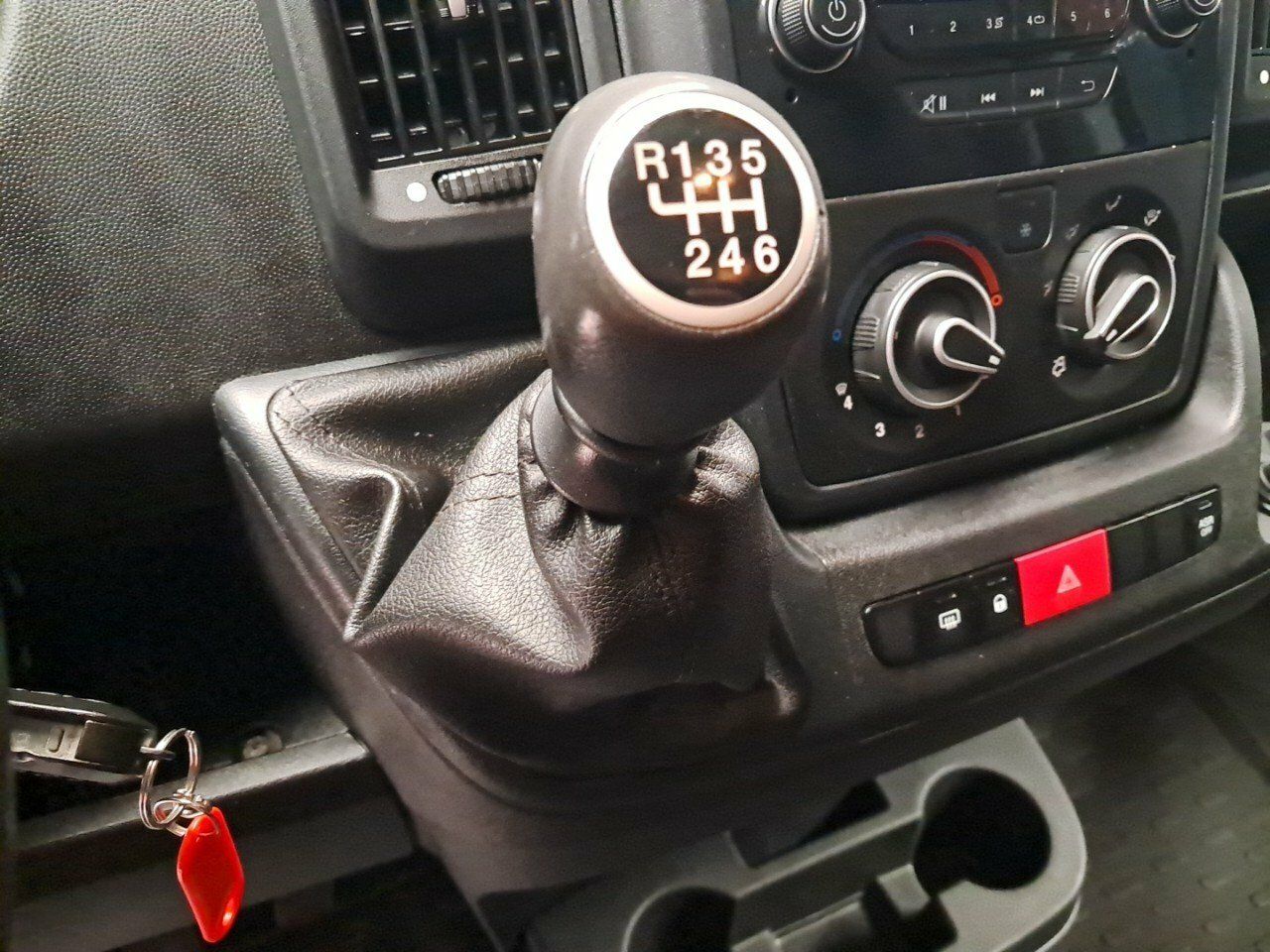 Foto Peugeot Boxer 12