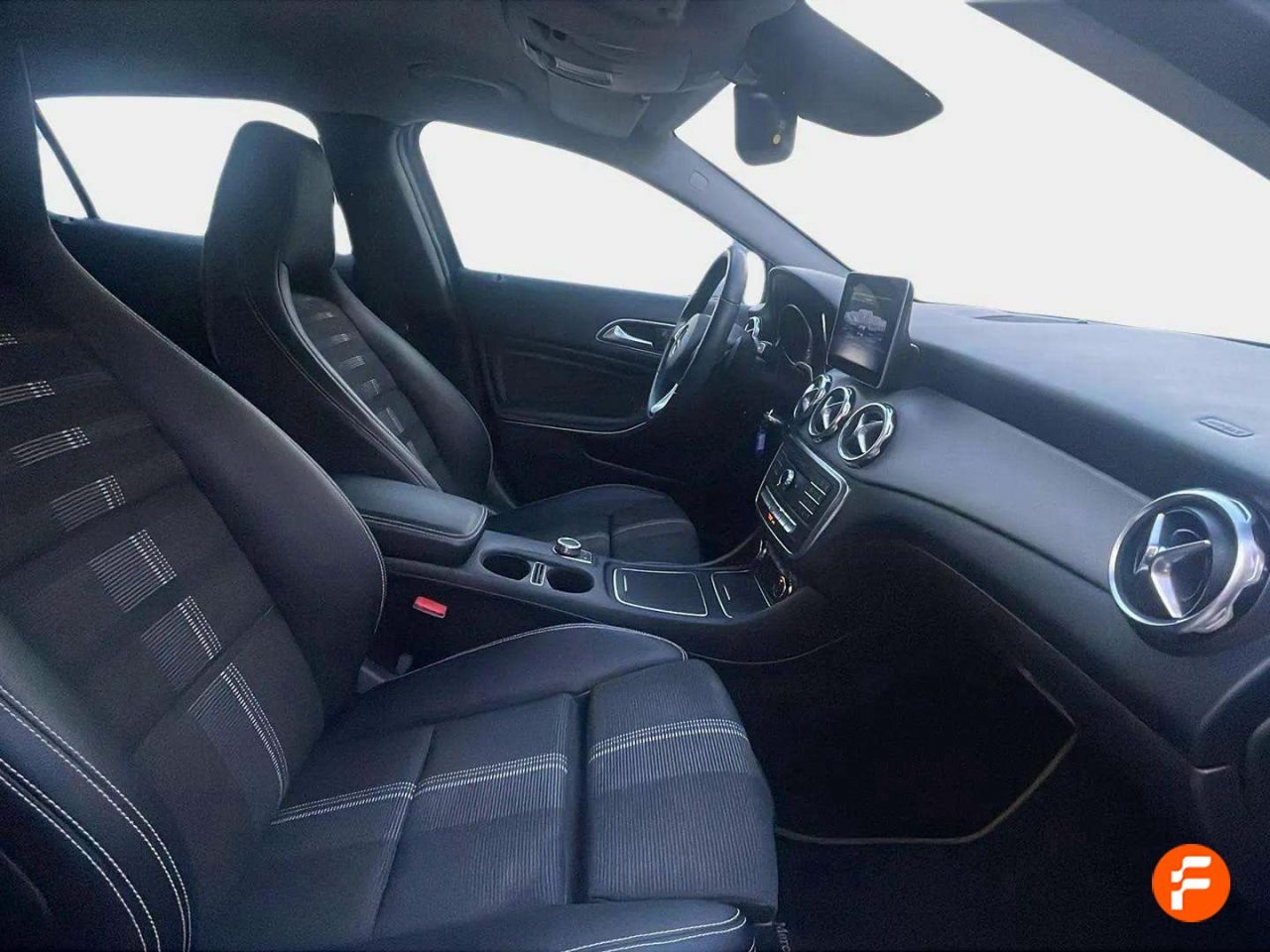 Foto Mercedes-Benz Clase GLA 25