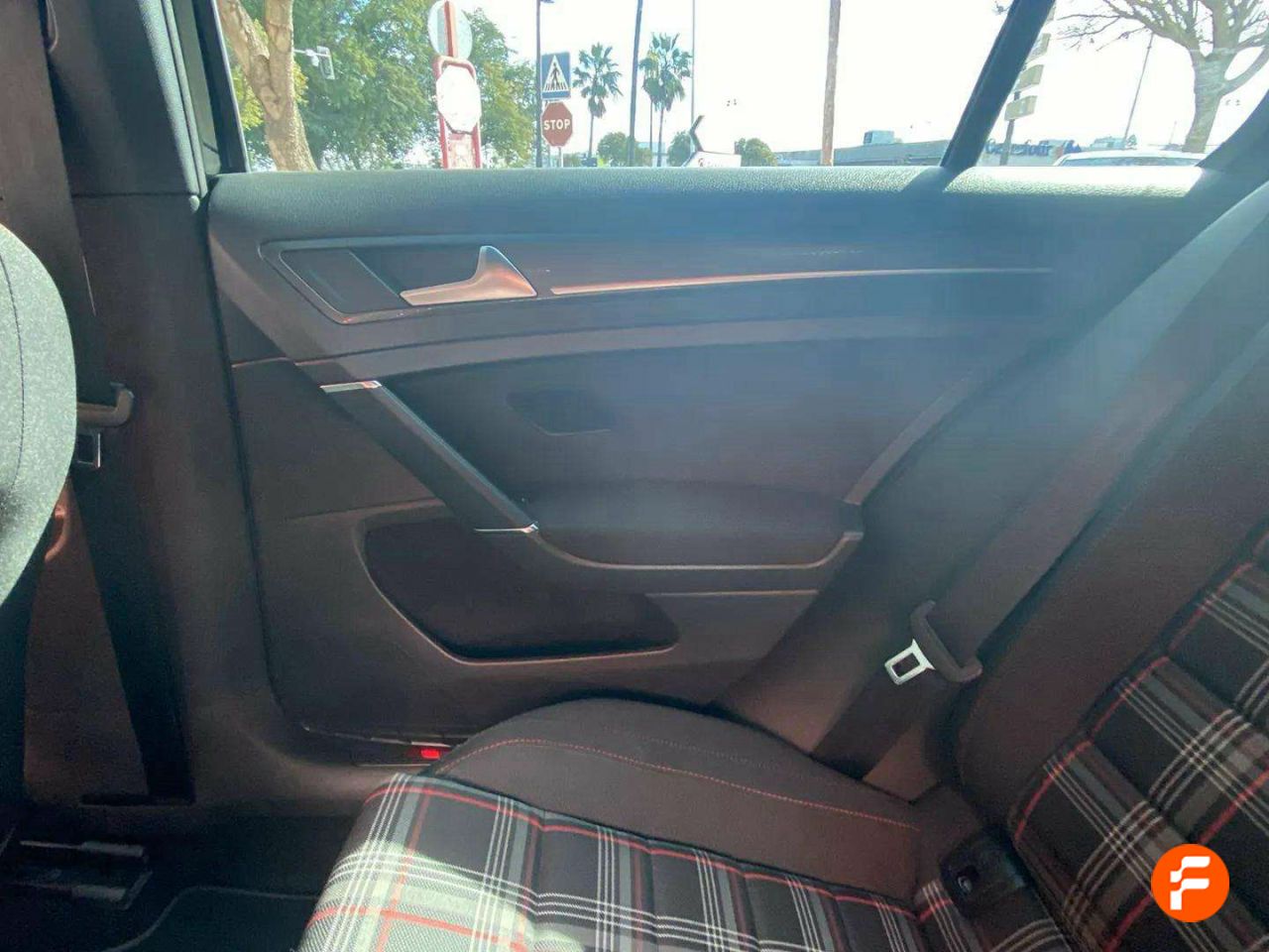 Foto Volkswagen Golf 24