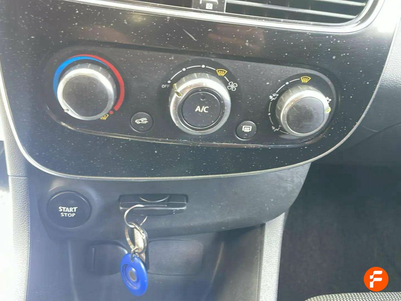Foto Renault Clio 28