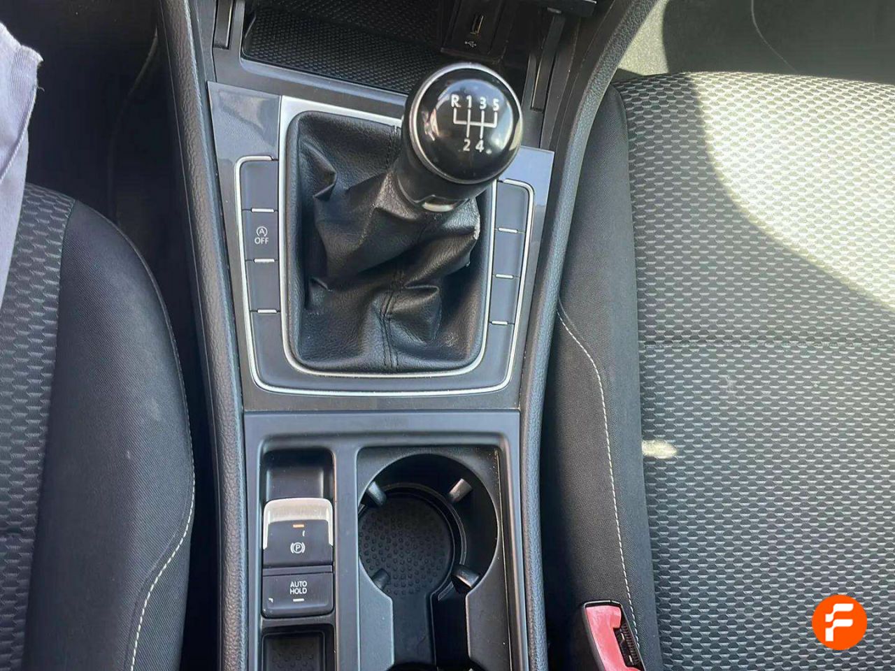 Foto Volkswagen Golf 27