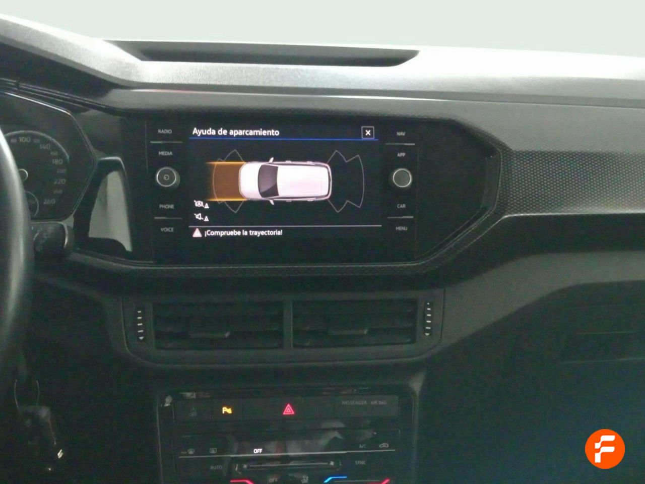 Foto Volkswagen T-Cross 11