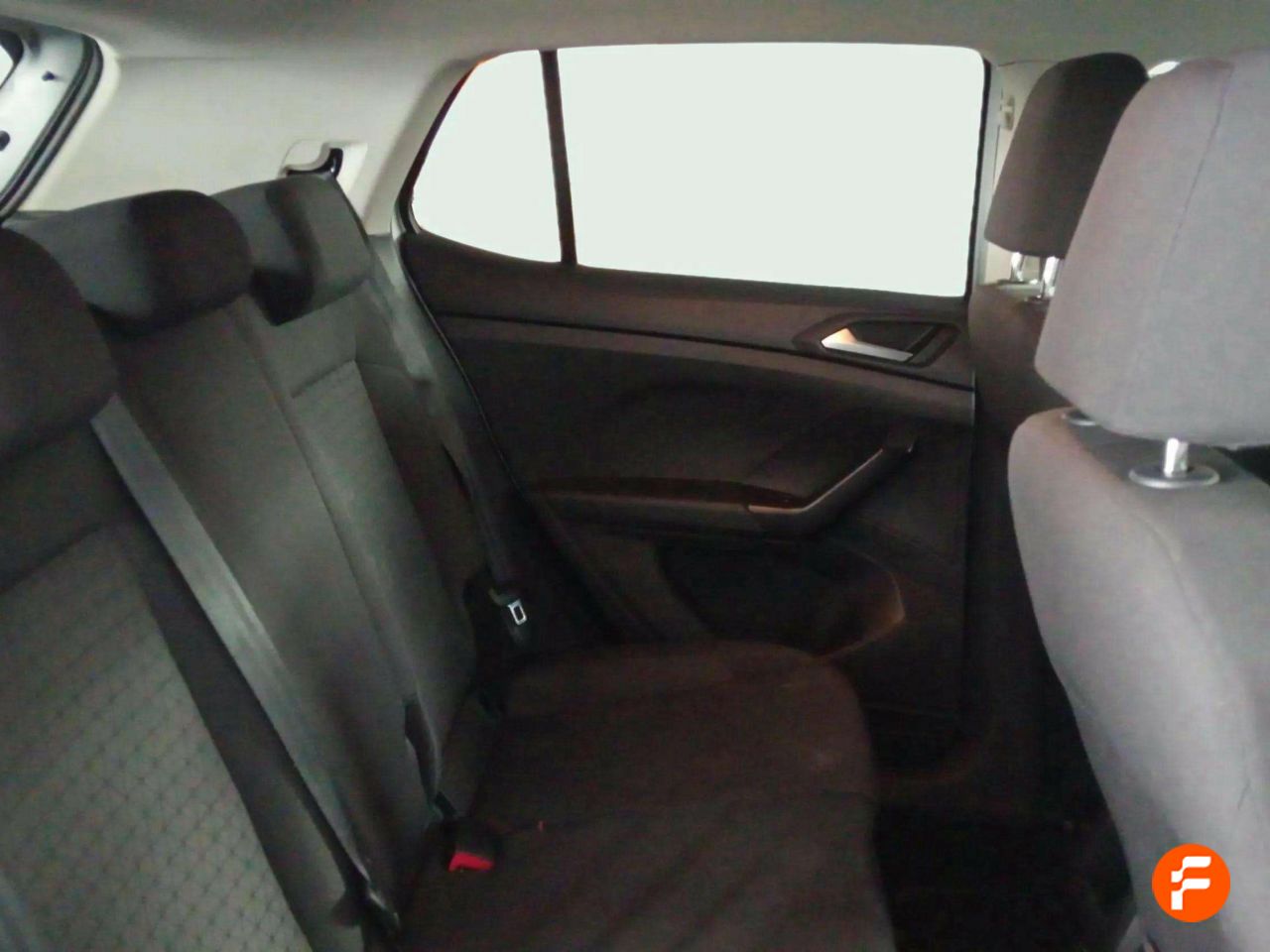 Foto Volkswagen T-Cross 15