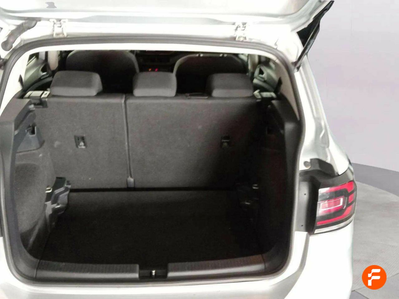 Foto Volkswagen T-Cross 17