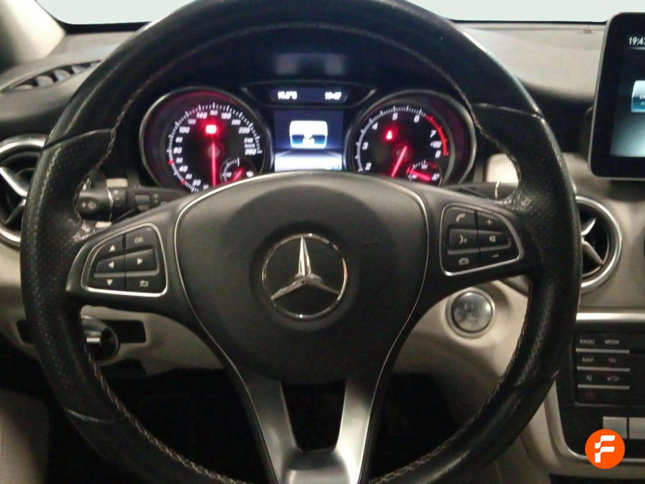 Foto Mercedes-Benz Clase GLA 12