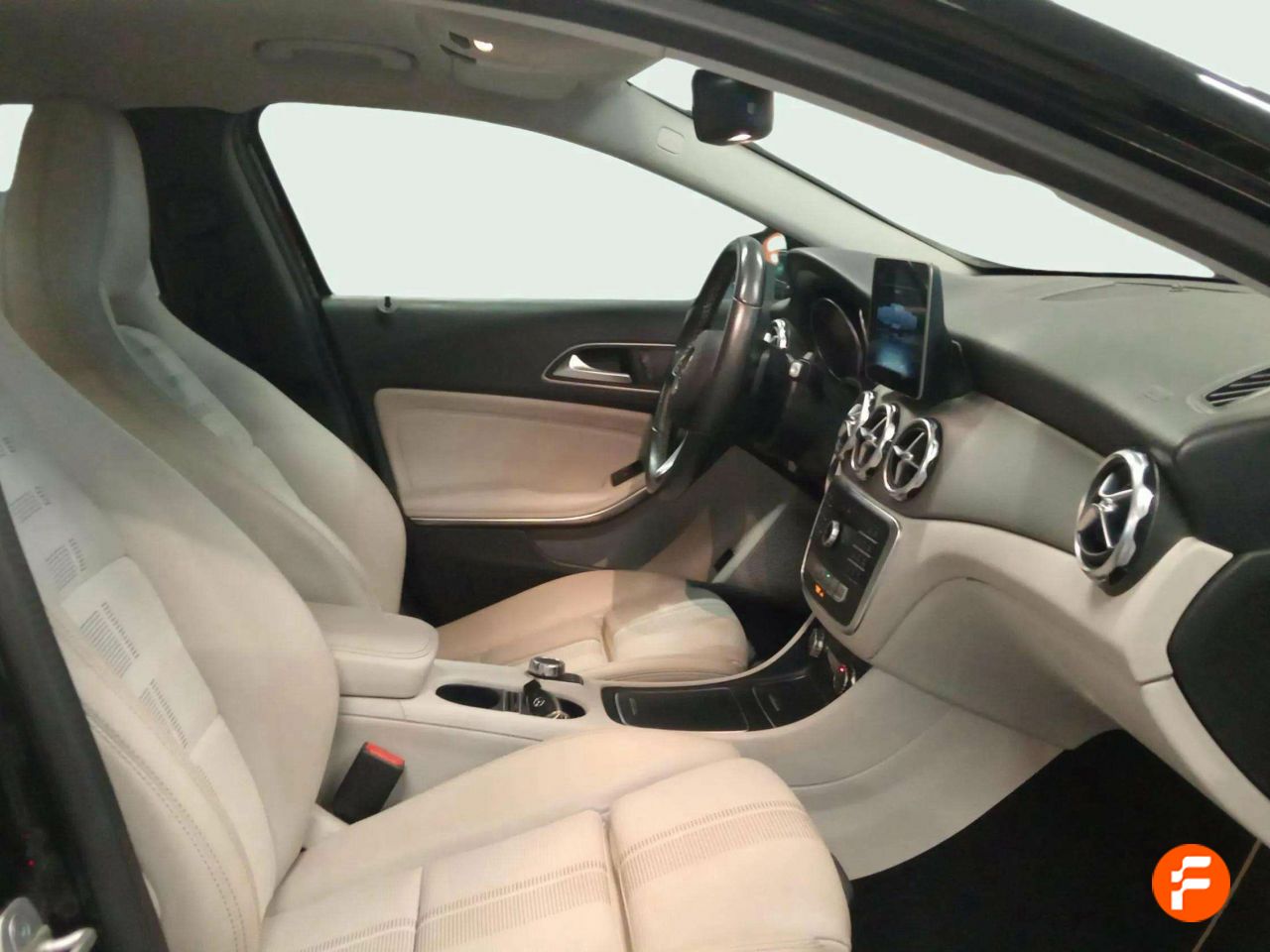 Foto Mercedes-Benz Clase GLA 14