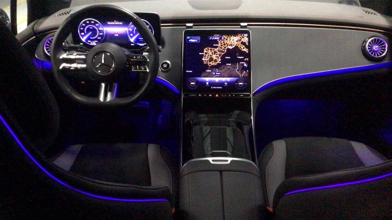 Foto Mercedes-Benz EQE 8