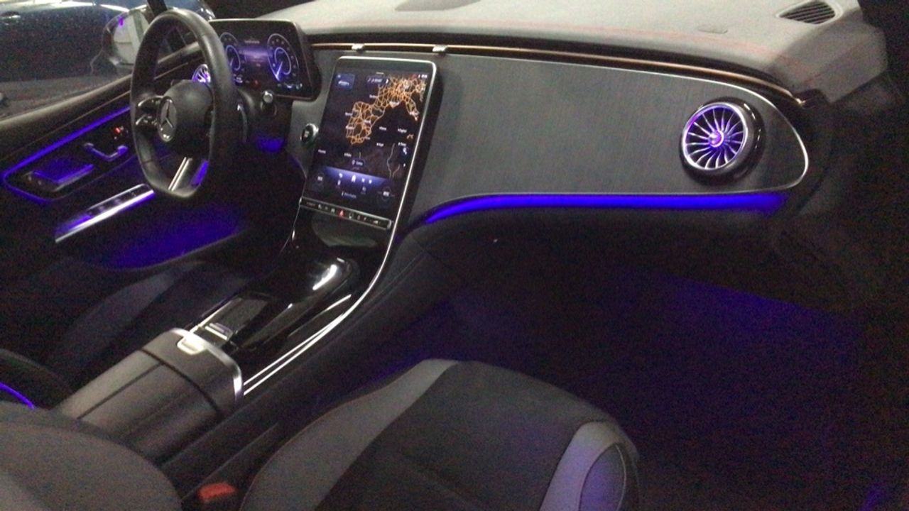 Foto Mercedes-Benz EQE 10