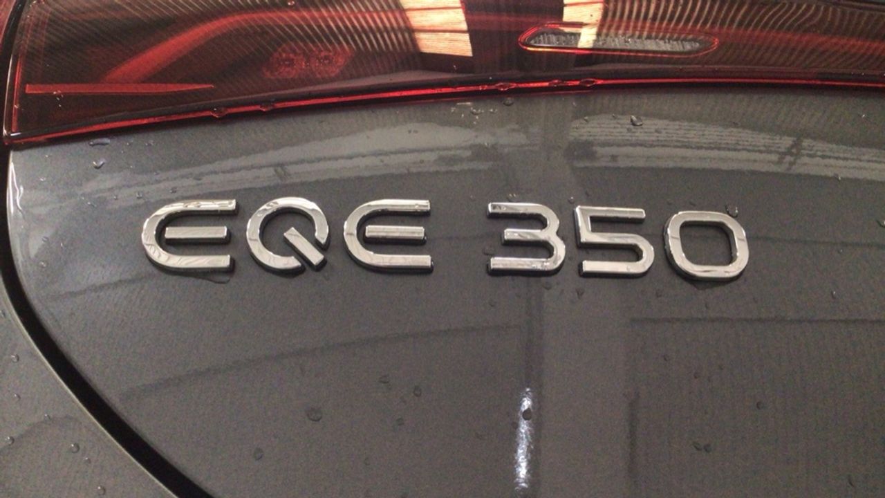 Foto Mercedes-Benz EQE 12