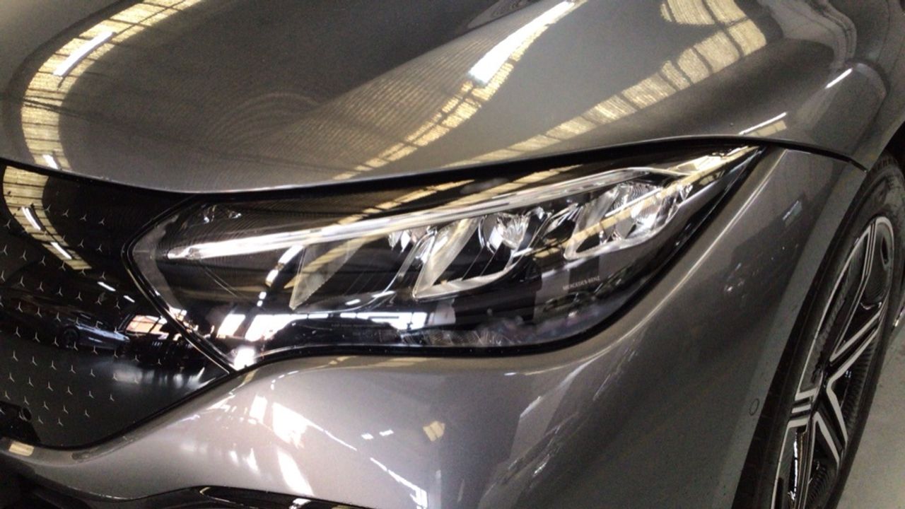 Foto Mercedes-Benz EQE 15