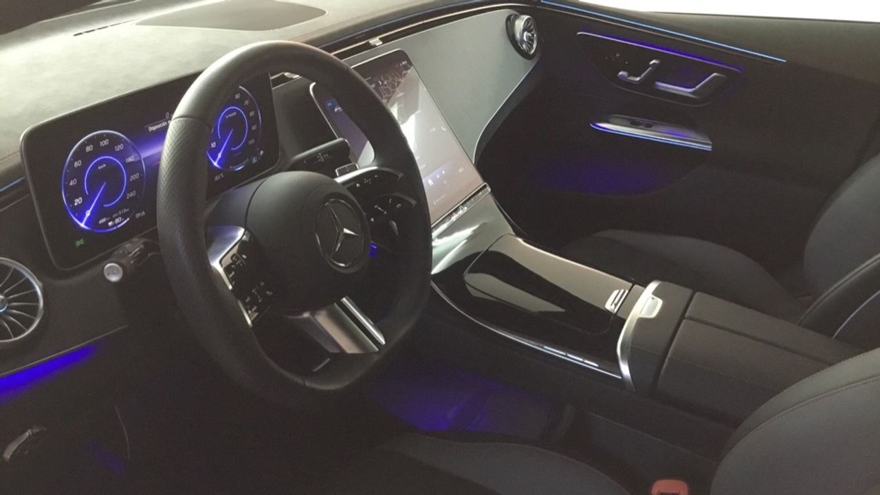 Foto Mercedes-Benz EQE 6