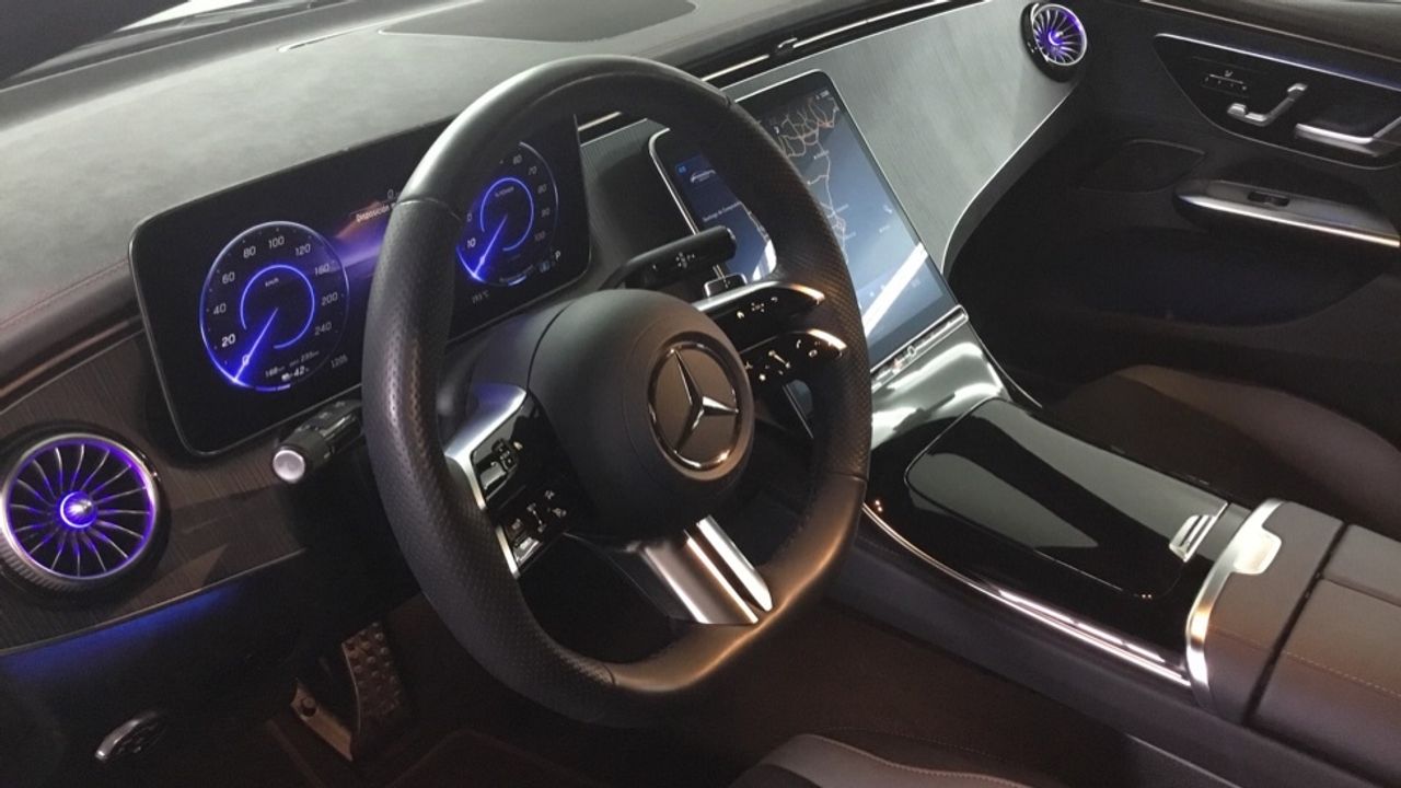 Foto Mercedes-Benz EQE 6