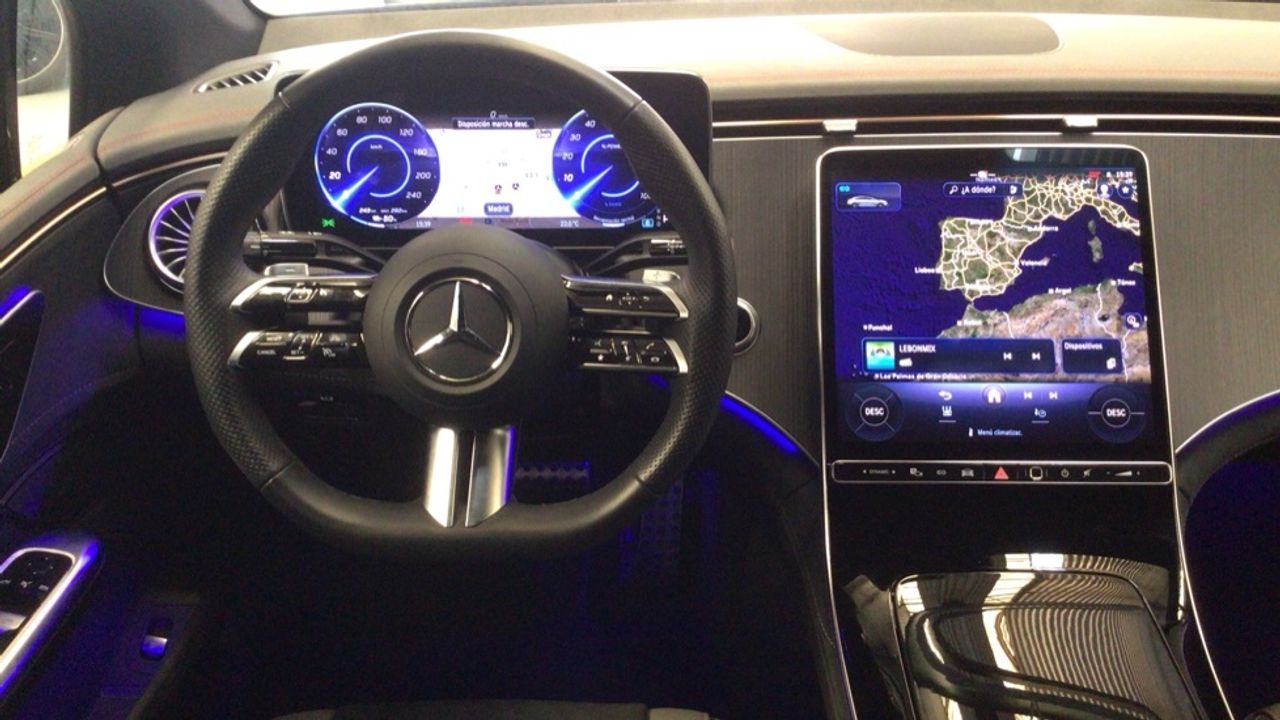 Foto Mercedes-Benz EQE 9