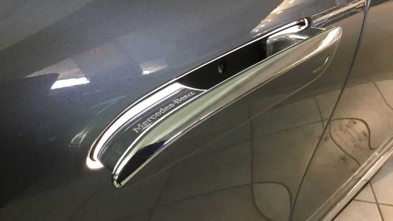Foto Mercedes-Benz EQE 13