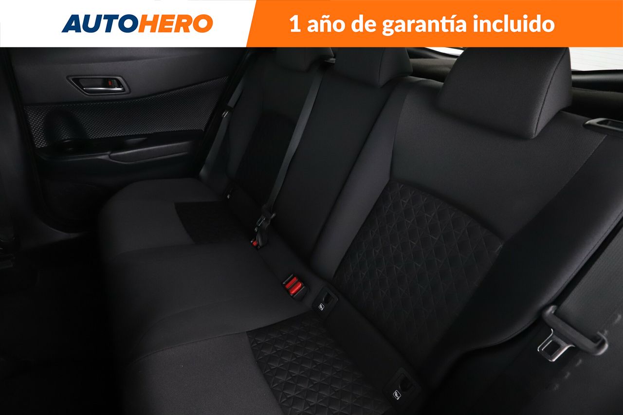 Foto Toyota C-HR 15