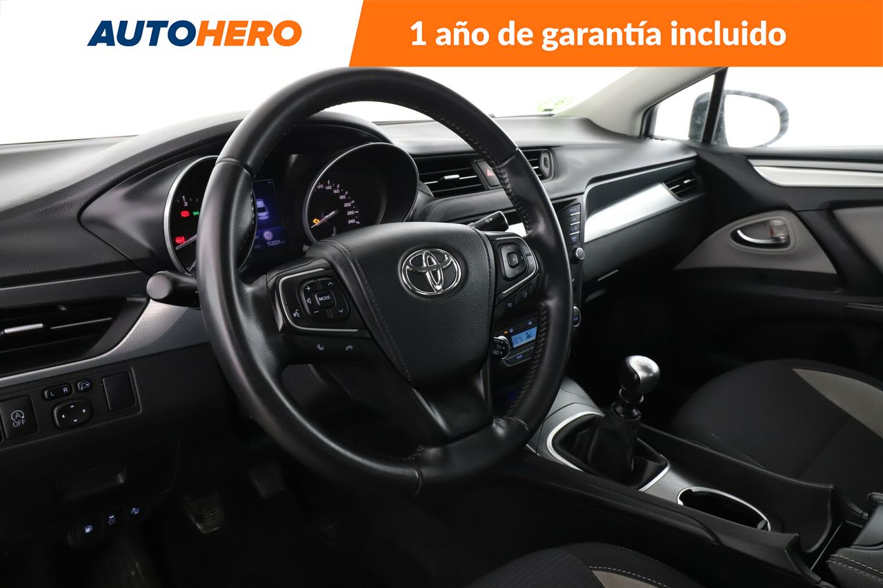 Foto Toyota Avensis 12